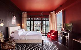 อำแดง แบงค็อก ริเวอร์ไซด์ โฮเต็ล (SHA Extra Plus)